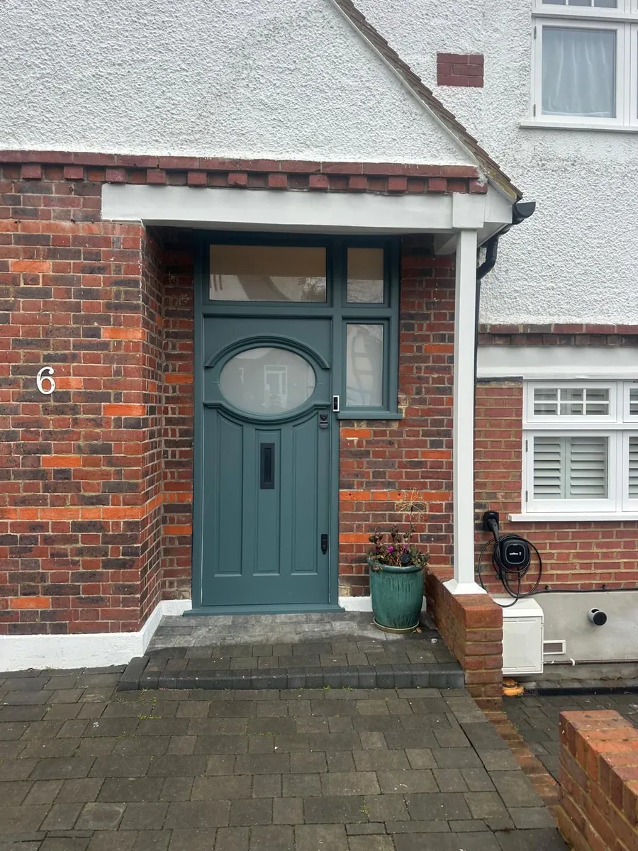 Painted Door, Oval Glass — AKL Joinery, London