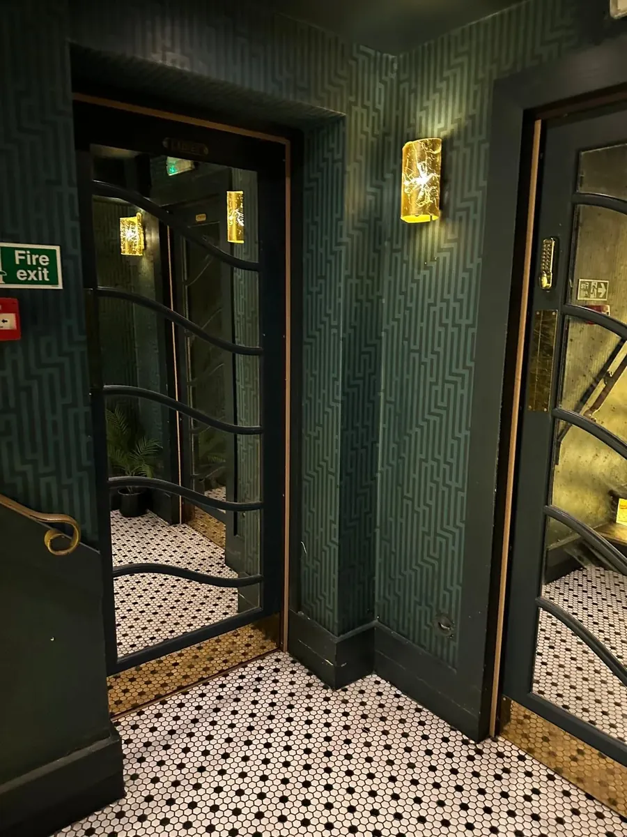 Art Deco Restaurant Doors — AKL Joinery, Restaurant, London