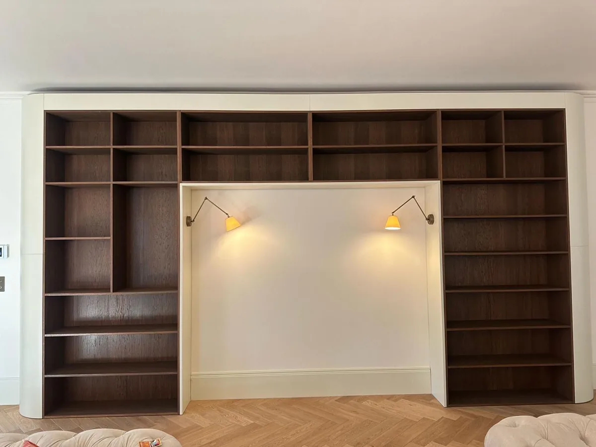 Full-Wall Alcove Shelving, London — AKL Joinery