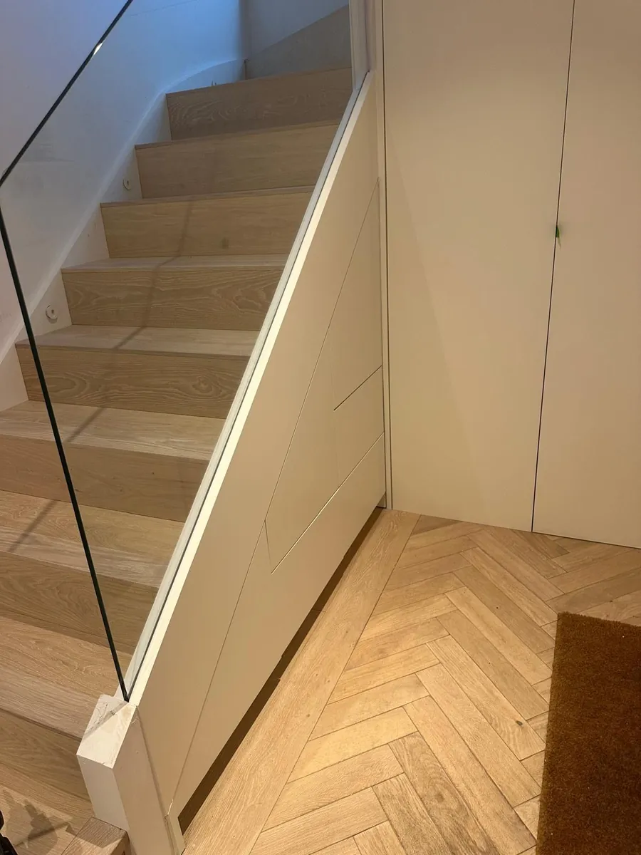 Oak & Glass Staircase — AKL Joinery