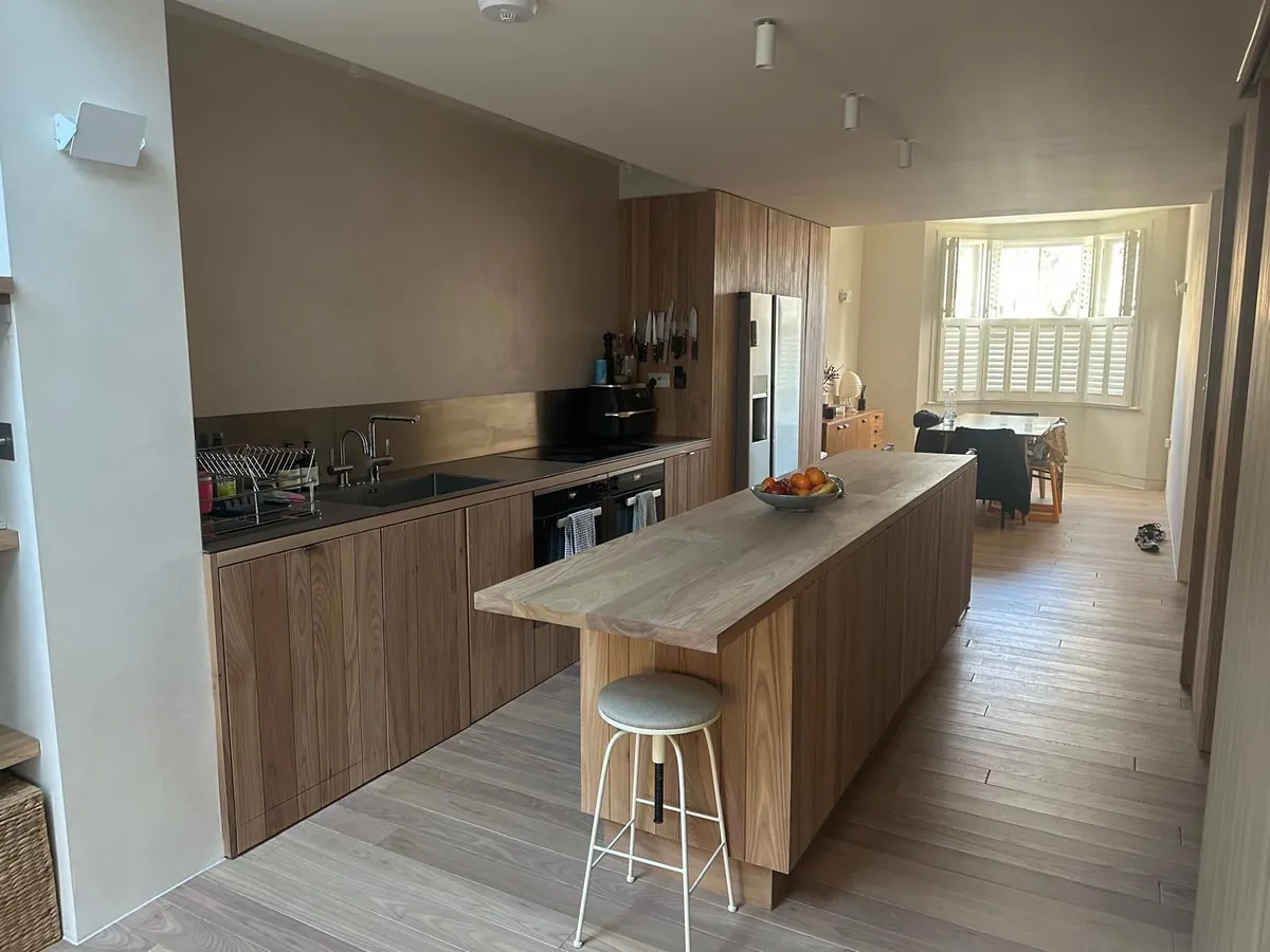 Open-Plan Elm Kitchen, London — AKL Joinery